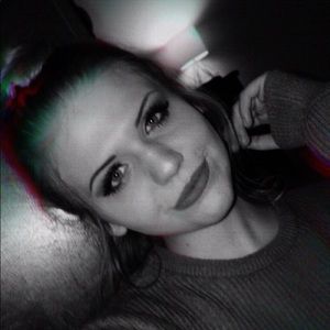 Meet your Posher, Hayley